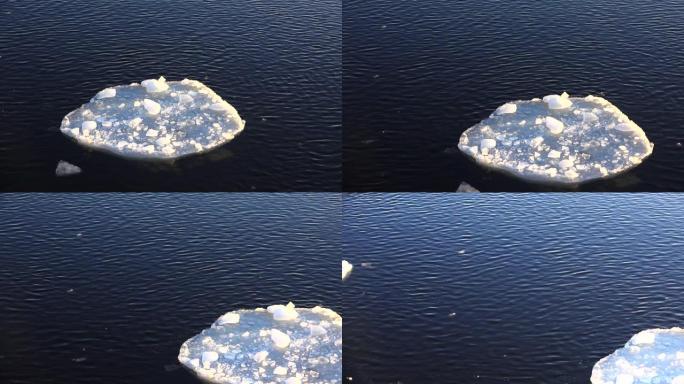 浮冰漂浮在水中。4K。