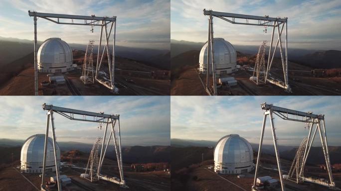 晚上的特殊天体观测站。无人机飞行拍摄的鸟瞰图