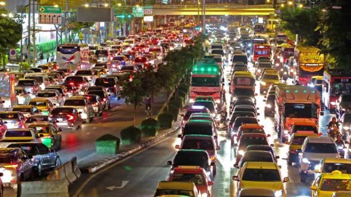 城市夜城的交通拥堵