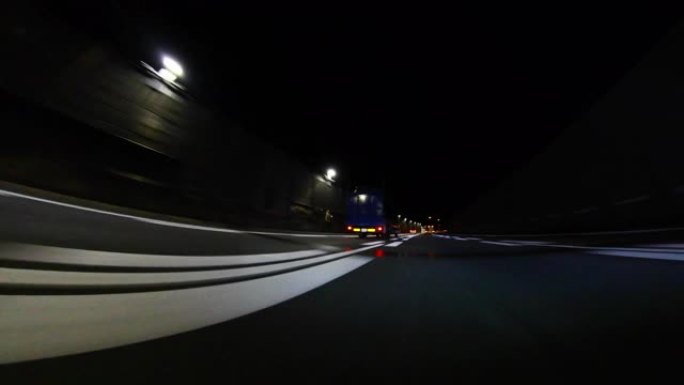 高速公路上的夜间驾驶