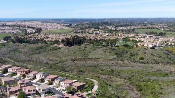 加利福尼亚州圣地亚哥托里·希兰兹住宅分区的鸟瞰图