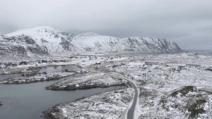 欧洲挪威诺尔兰郡罗弗滕群岛白雪山鸟瞰图。丘陵和树木，冬季的自然景观。顶视图。图案纹理背景。