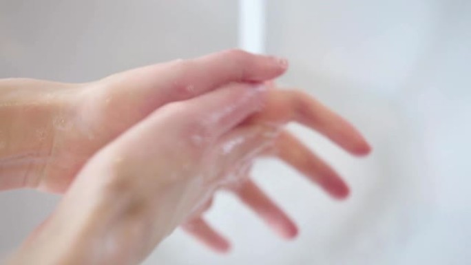 清洁双手，用肥皂洗手保护冠状病毒2019