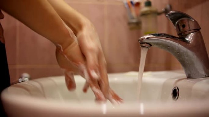 用肥皂和温水洗手，以防止冠状病毒大流行。与防腐剂和消毒剂手卫生。细菌和抗病毒预防。
