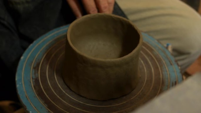 艺术家手工制作陶瓷工艺，工艺产品，手工制作