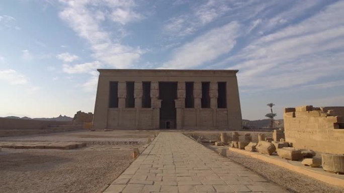 丹德拉神庙或哈索尔神庙。埃及。丹德拉，丹德拉，是埃及的一个小镇。丹德拉神庙建筑群，古埃及上保存最完好