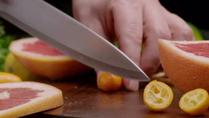 切片水果准备水果沙拉的运动。
