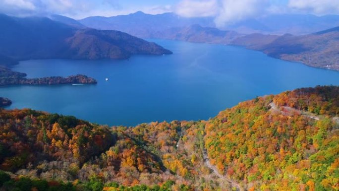 中赞基湖中赞基湖秋天森林