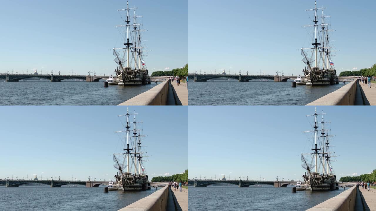 涅瓦河和特罗伊茨基大桥附近的三桅护卫舰-俄罗斯圣彼得堡