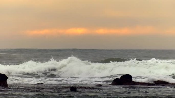 太平洋巨浪波涛汹涌胸怀大海空镜