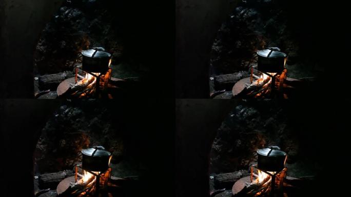 木火和沸腾的锅