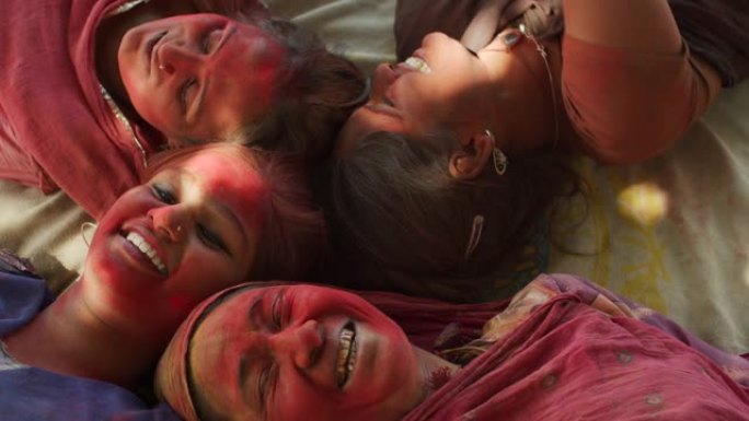 多民族庆祝印度色彩节胡里节