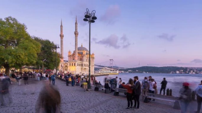 Time lapse: 黑夜人群在伊斯坦布尔城的大梅cidiye清真寺