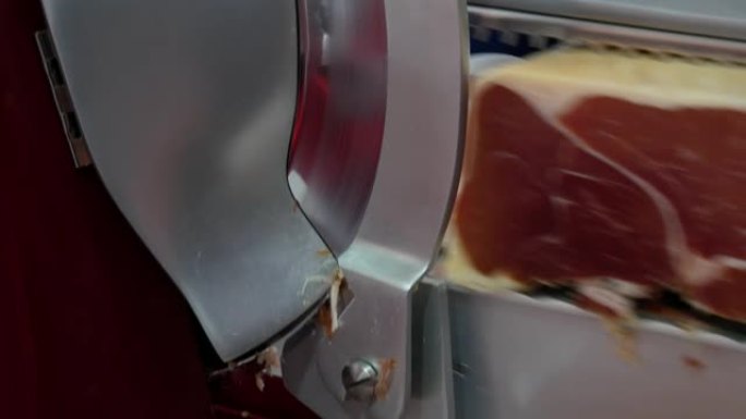 帕尔马火腿切片。这种风格被称为帕尔马火腿，是一种意大利干腌火腿。