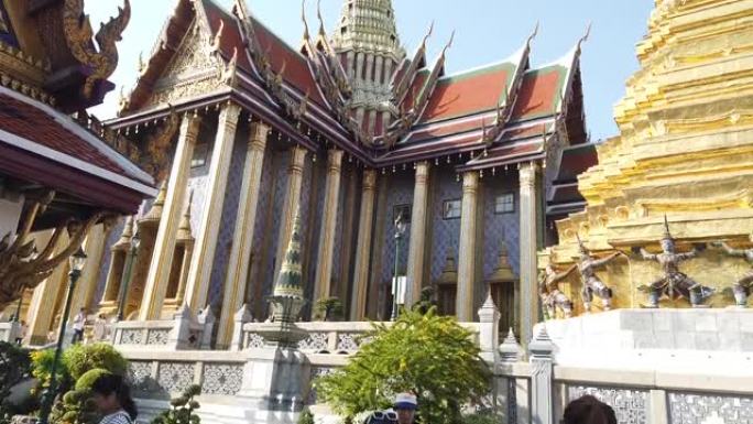 Phra Kaew (翡翠佛寺) 是曼谷最受欢迎的旅游目的地之一。它位于泰国曼谷大皇宫旁边。