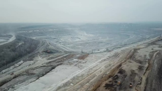 露天矿，无人机的鸟瞰图