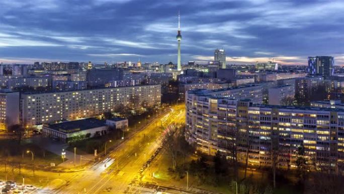 柏林天际线与电视塔的夜间时光流逝，德国柏林