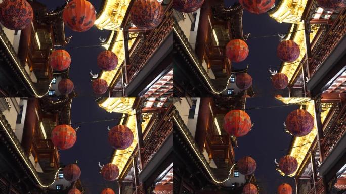 上海老城区的街道装饰中国灯笼。农历新年