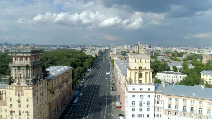莫斯科阳光明媚的夏日加加林广场的鸟瞰图