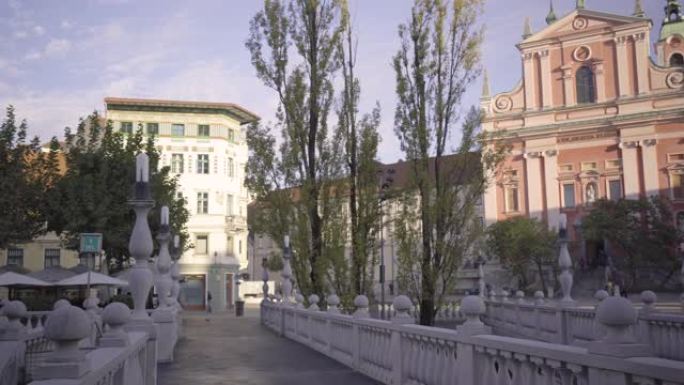 斯洛文尼亚圣母领报的方济各会教堂，卢布尔雅那中心的preseren广场