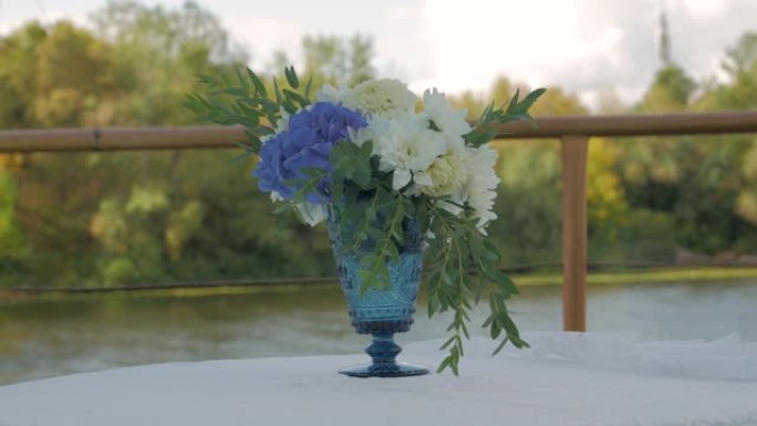 婚礼鲜花装饰船头鲜花
