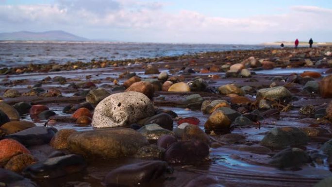 英国卵石海滩石头海水沙滩