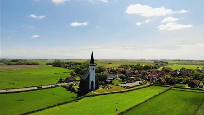 荷兰霍恩特塞尔村的白色教堂，荷兰霍恩特塞尔村的美丽教堂