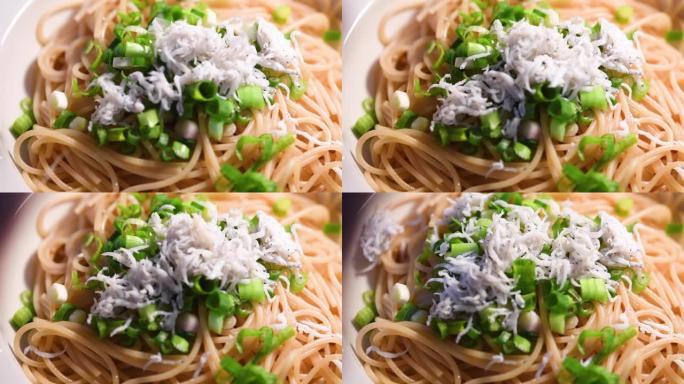 烹饪日式意大利面食物食材