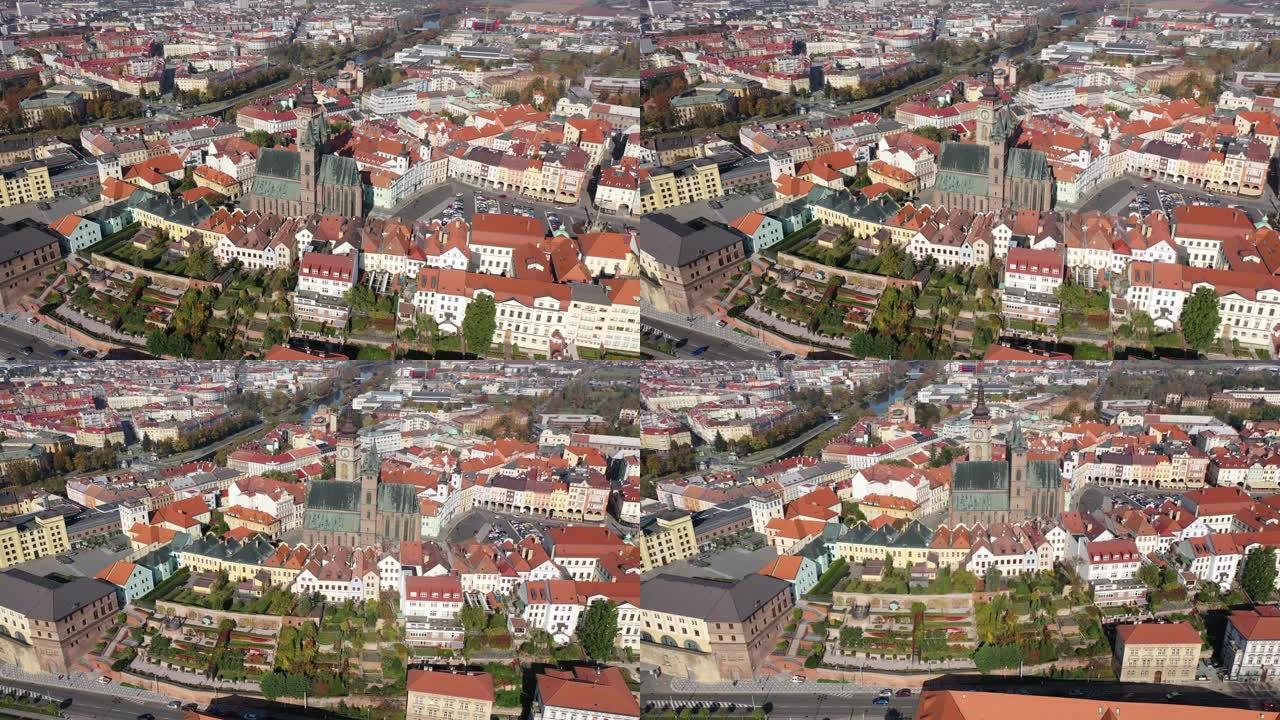赫拉德茨·克拉洛夫俯瞰白塔和圣灵大教堂的城市景观