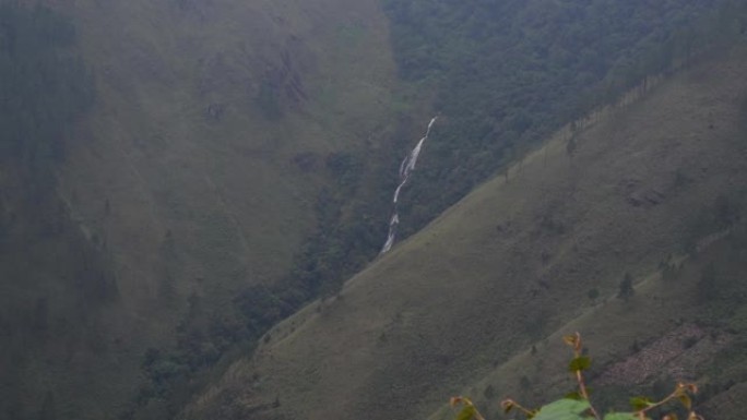 印尼多巴湖山谷大山瀑布溪流