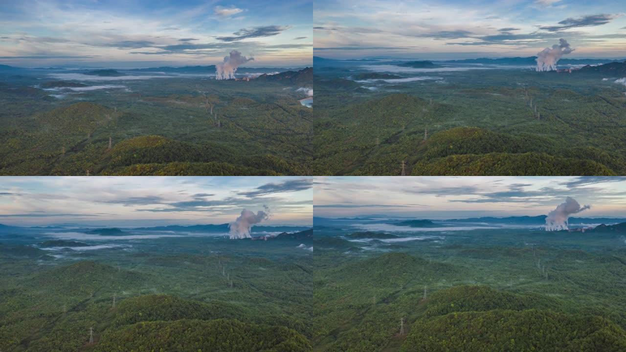 Hyper lapse 4K，美丽的风景鸟瞰图，早晨全景，山上有雾，背景是泰国南邦莫赫燃煤电厂，无人