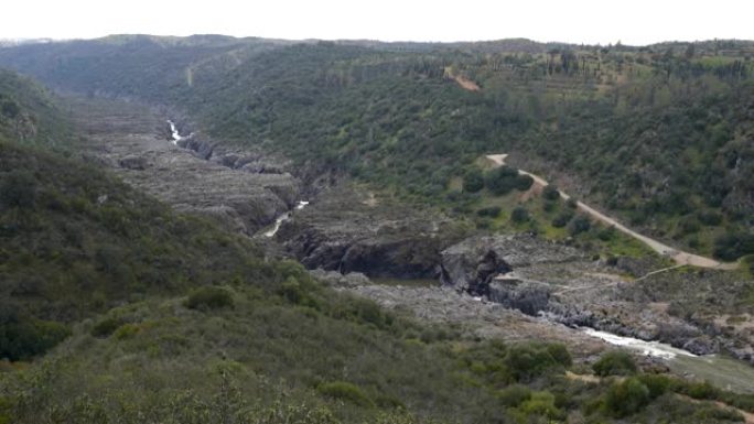 葡萄牙阿连特茹的Pulo do Lobo瀑布