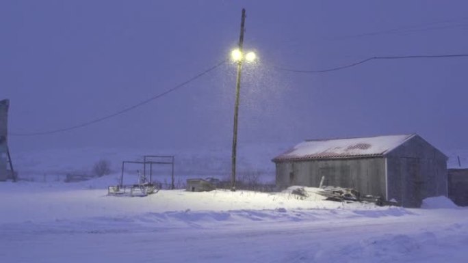 俄罗斯摩尔曼斯克Teriberka的冬季暴风雪