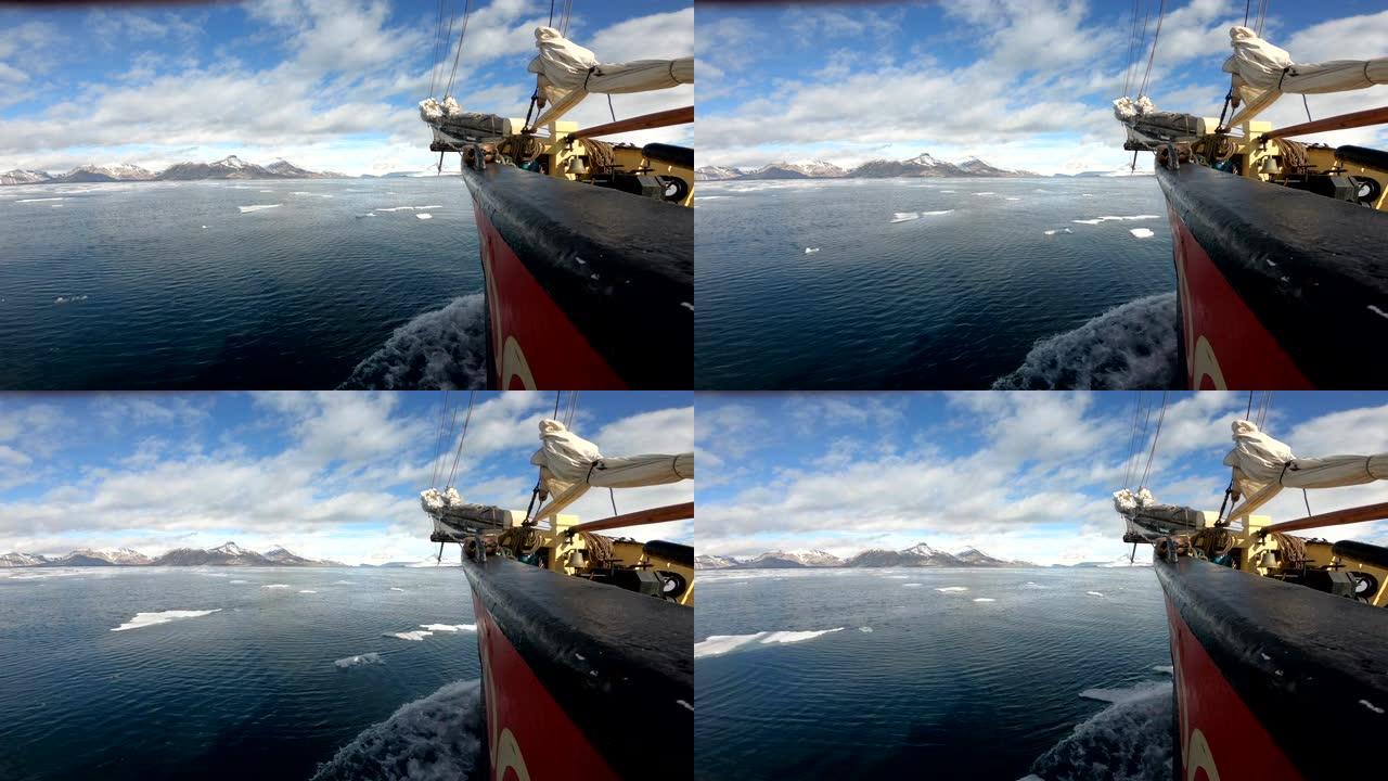 斯瓦尔巴特群岛乘船前往北部峡湾，冰川