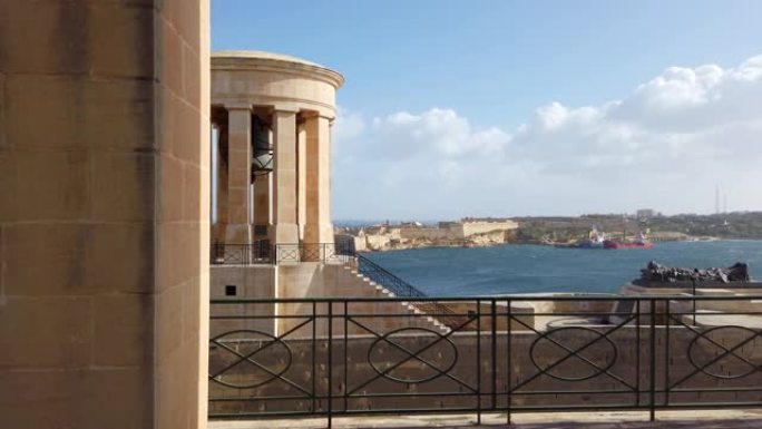 攻城贝尔战争纪念馆和马耳他瓦莱塔大港的下巴拉卡花园