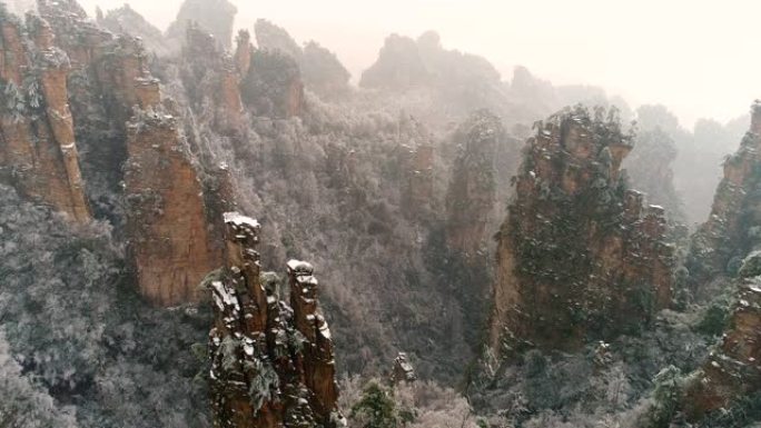 湖南张家界下雪冬天张家界市大气震撼