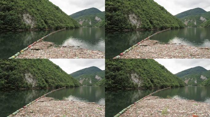 河流被垃圾污染