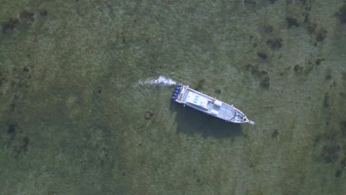 萨努尔海滩摩托艇的鸟瞰图