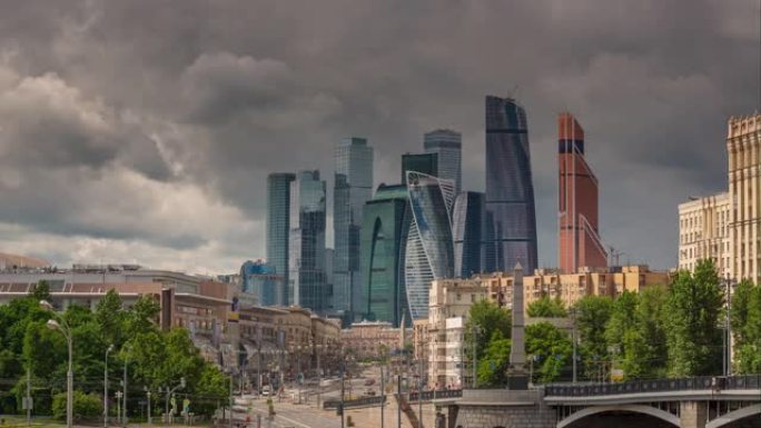夏日风暴天空莫斯科现代城市全景4k延时俄罗斯