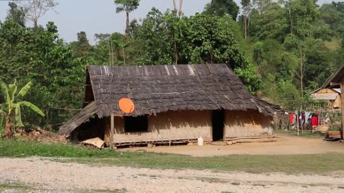 老挝村的传统竹屋