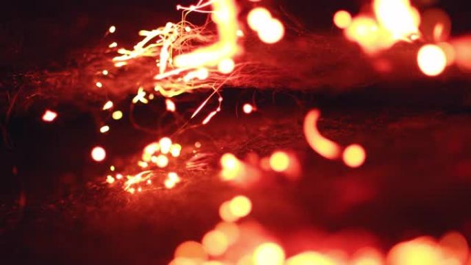 闪闪发光的火焰蔓延到燃烧的钢丝绒 # K4HC031