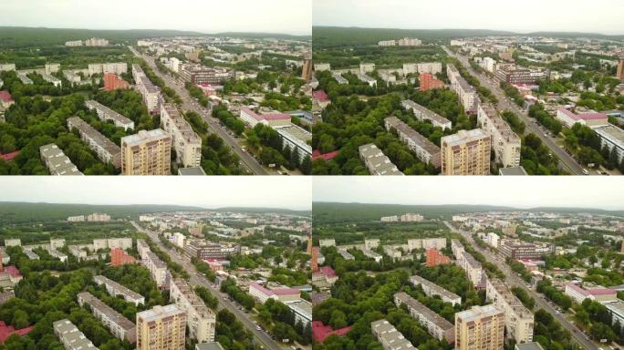 俄罗斯，斯塔夫罗波尔，从住宅绿色城市区域之一的空气中看到城市的全景