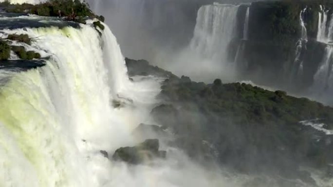 伊瓜苏瀑布，世界自然奇观之一