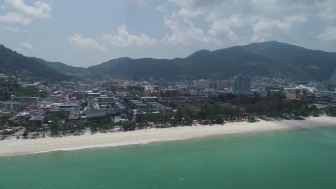 新型冠状病毒肺炎爆发期间关闭的泰国普吉岛巴东海滩5月1至20日20海滩空旷海滩的鸟瞰图