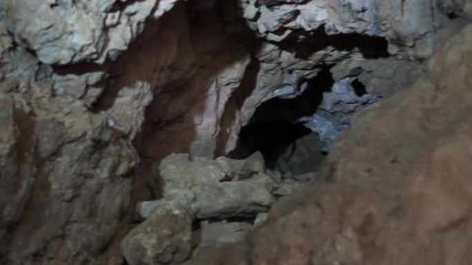 奴隶洞穴