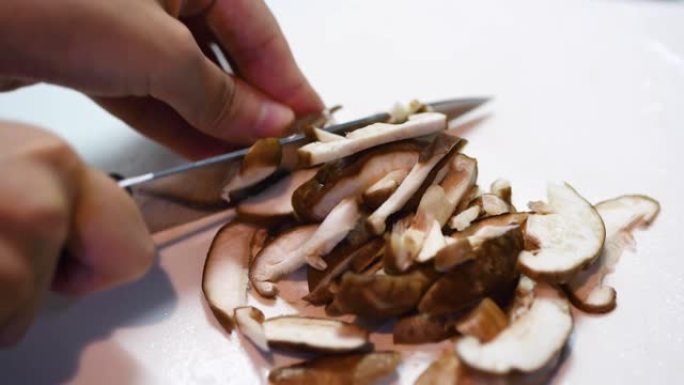 切碎香菇切香菇