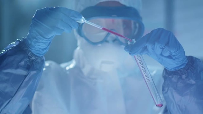 研究冠状病毒治疗的实验室科学家