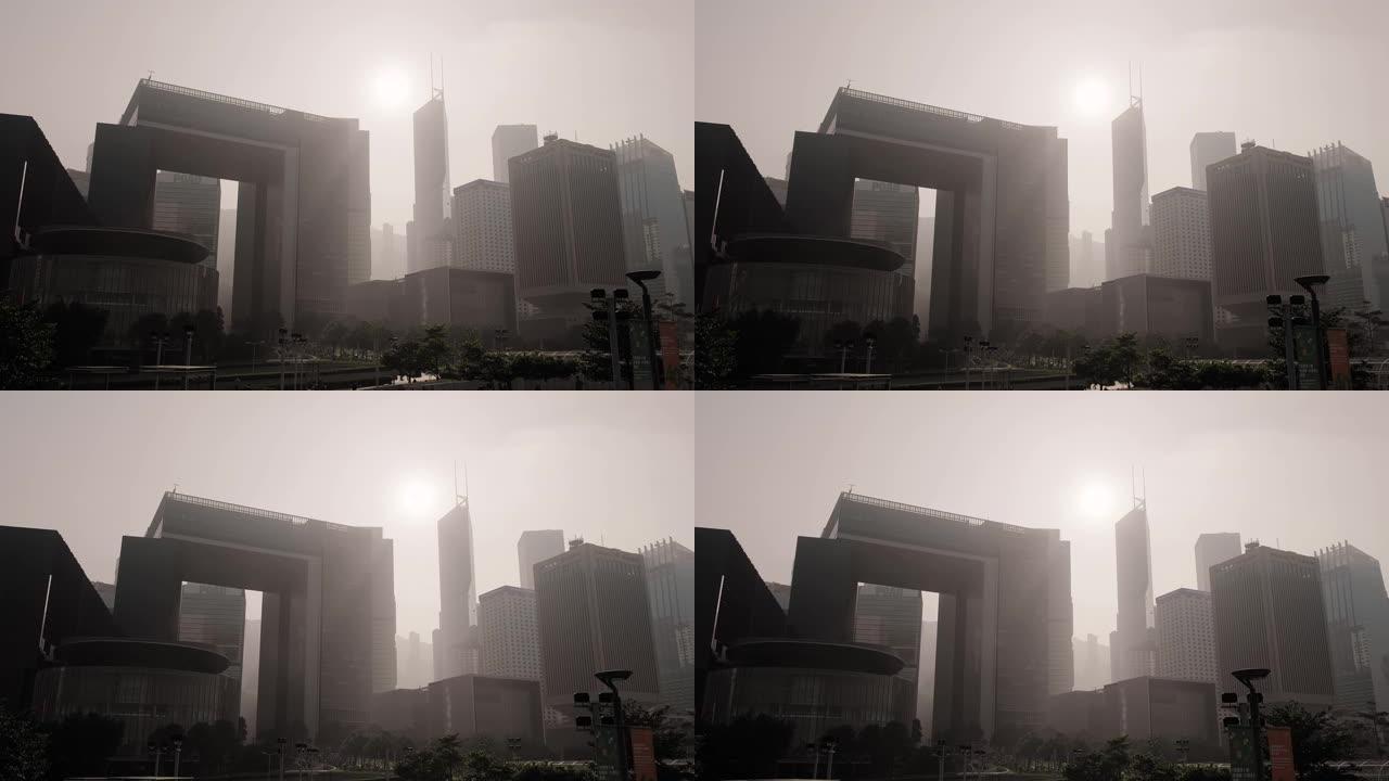 雾天中的香港中央政府综合大楼