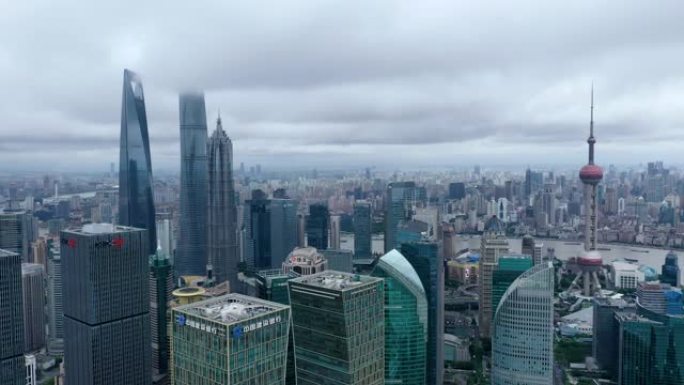 具有现代城市摩天大楼的上海天际线，中国