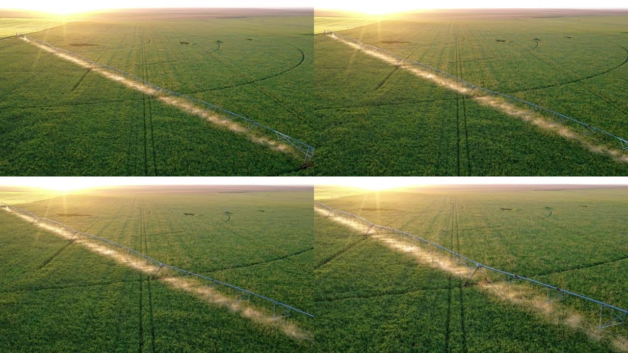 日落时灌溉系统的鸟瞰图。